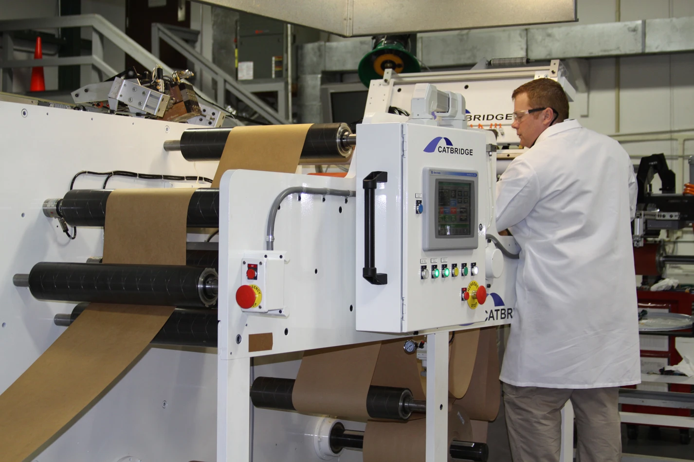 demo-lab Lab technician working